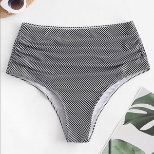 🖤😍 Striped High Cut Ruched Bikini Bottom 😍🖤